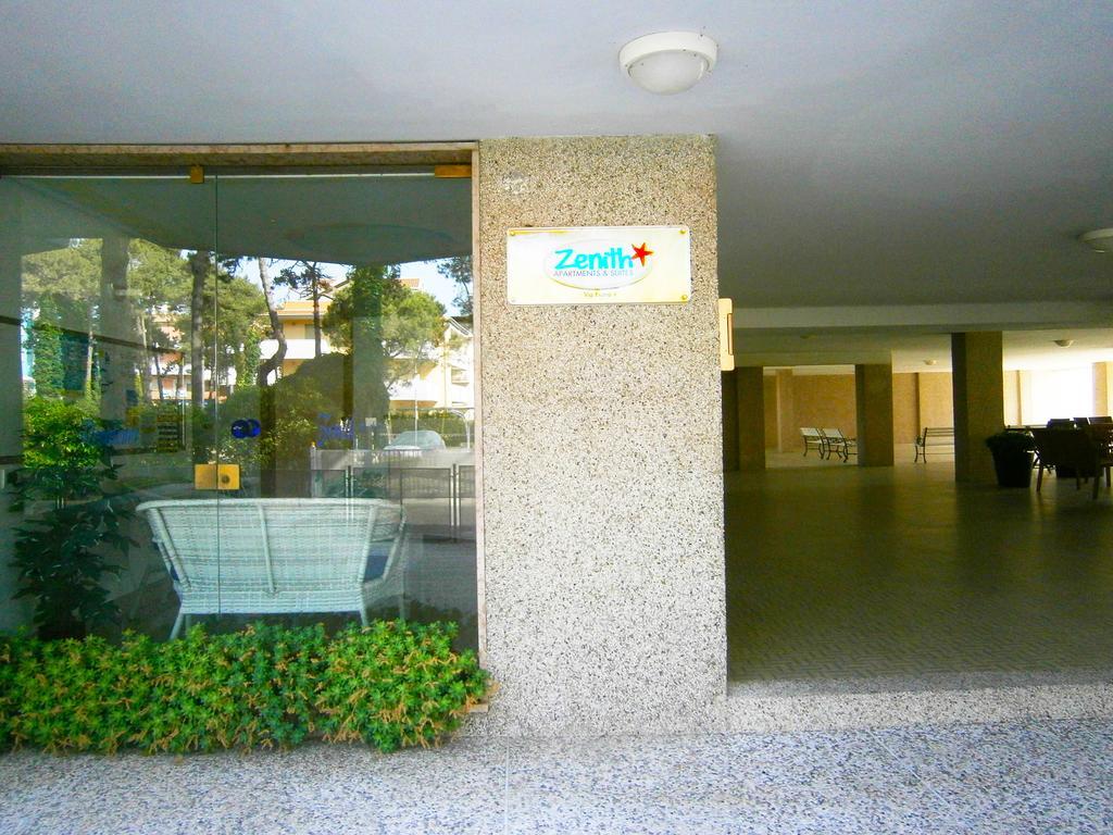 Residence Zenith Caorle Exteriör bild