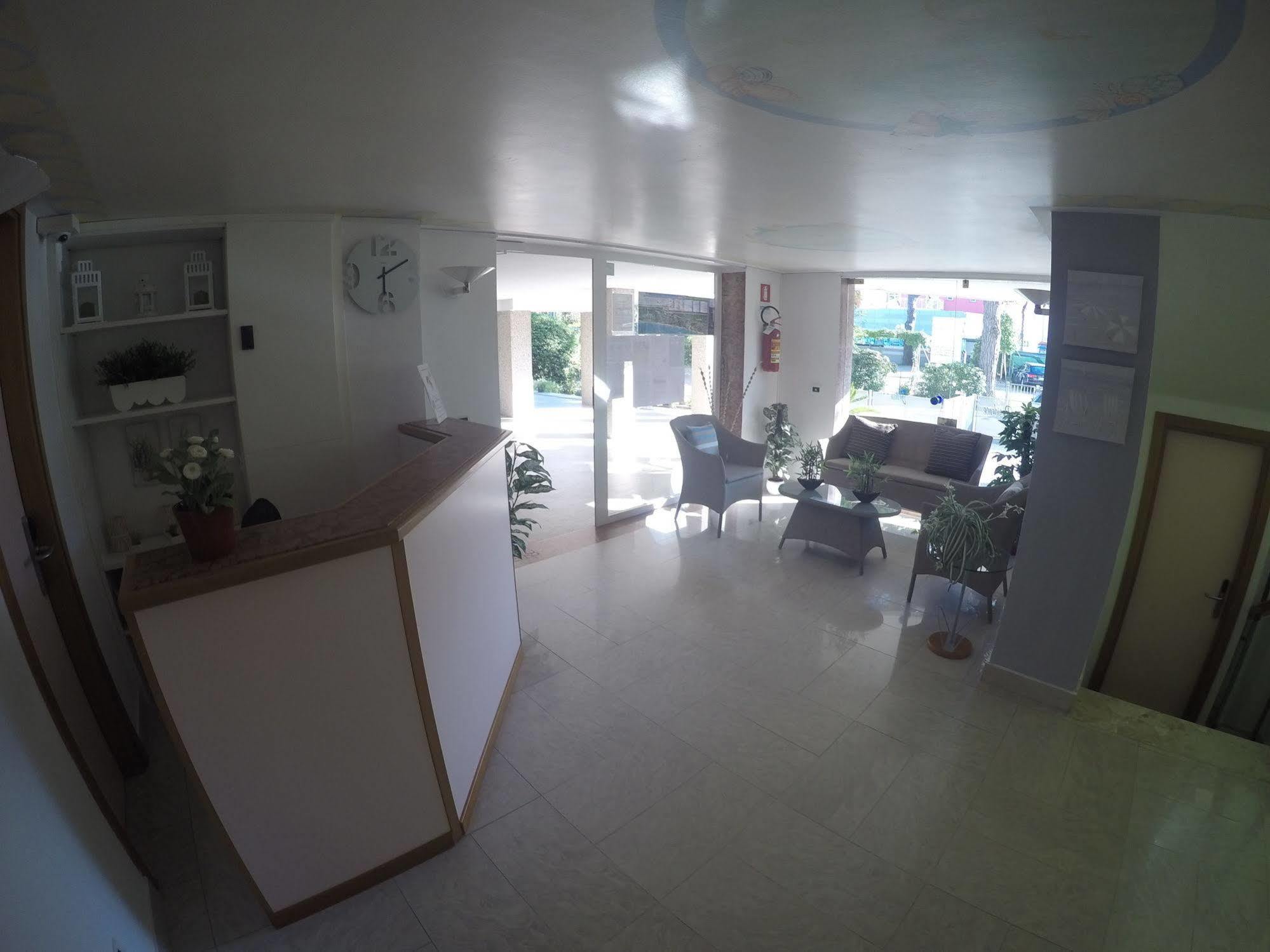 Residence Zenith Caorle Exteriör bild